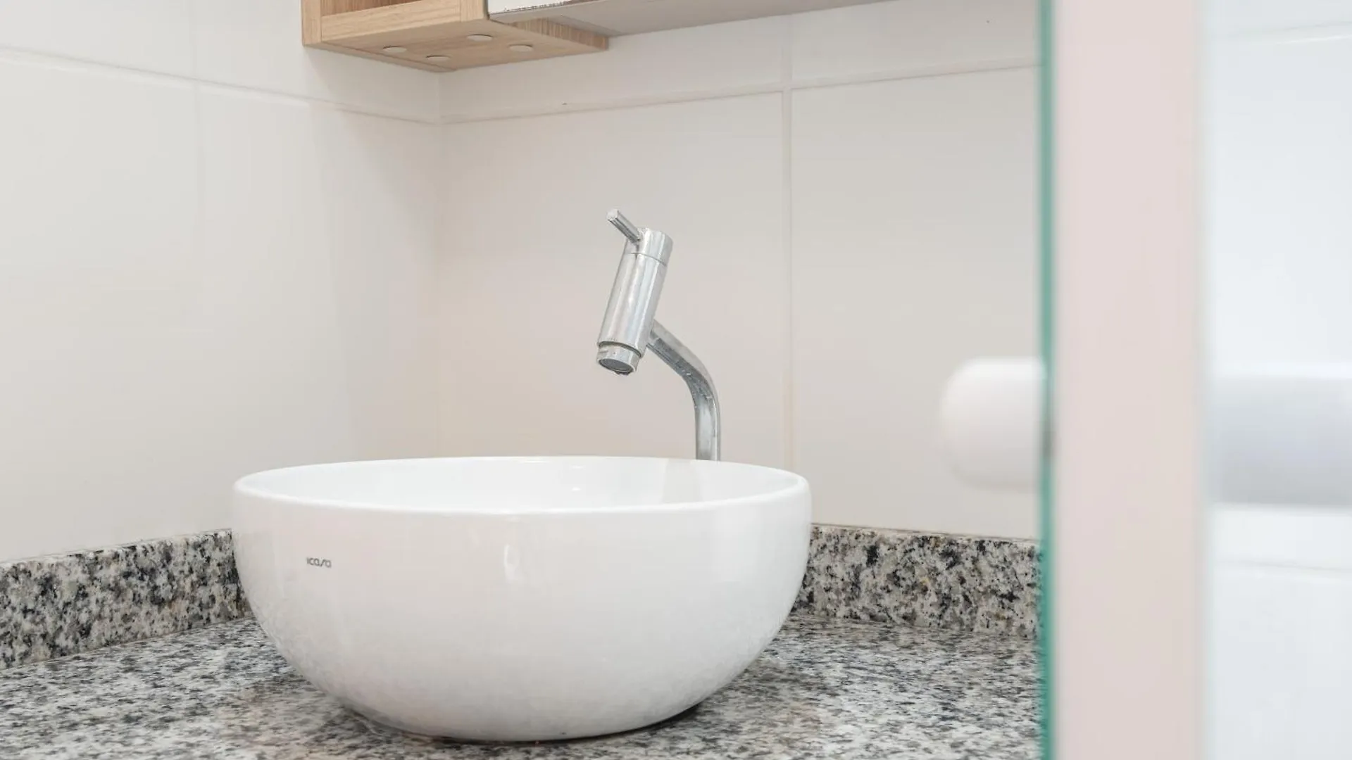 Apartamentos Em Bal Picarras 150 M Da Praia Com Sacada Wi Fi, Piscina, Portaria 24H, Playground E Vaga De Garagem 0*,