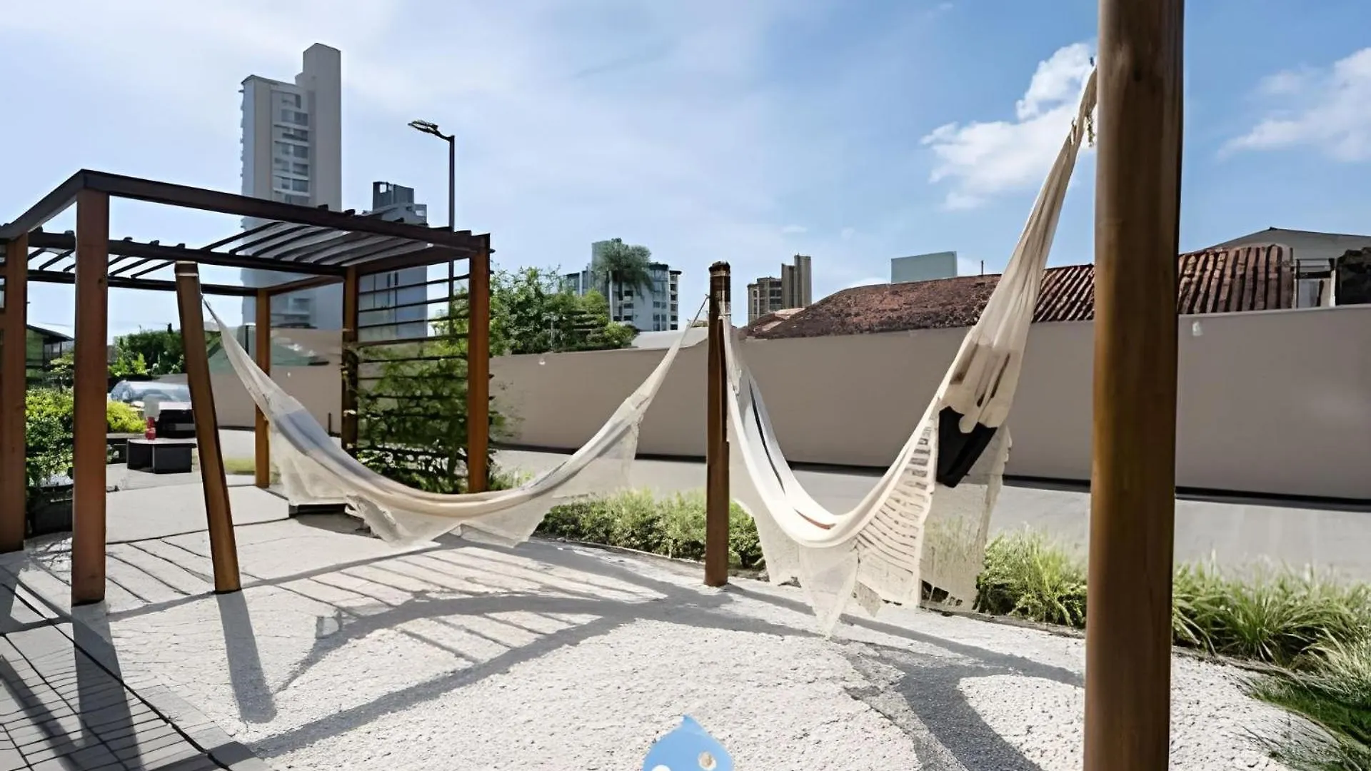 Apartamentos Em Bal Picarras 150 M Da Praia Com Sacada Wi Fi, Piscina, Portaria 24H, Playground E Vaga De Garagem
