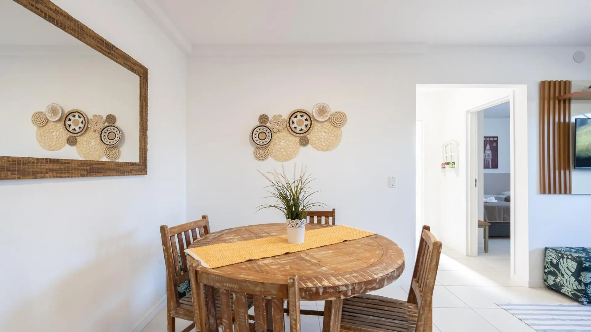Apartamentos Em Bal Picarras 150 M Da Praia Com Sacada Wi Fi, Piscina, Portaria 24H, Playground E Vaga De Garagem Feriehus