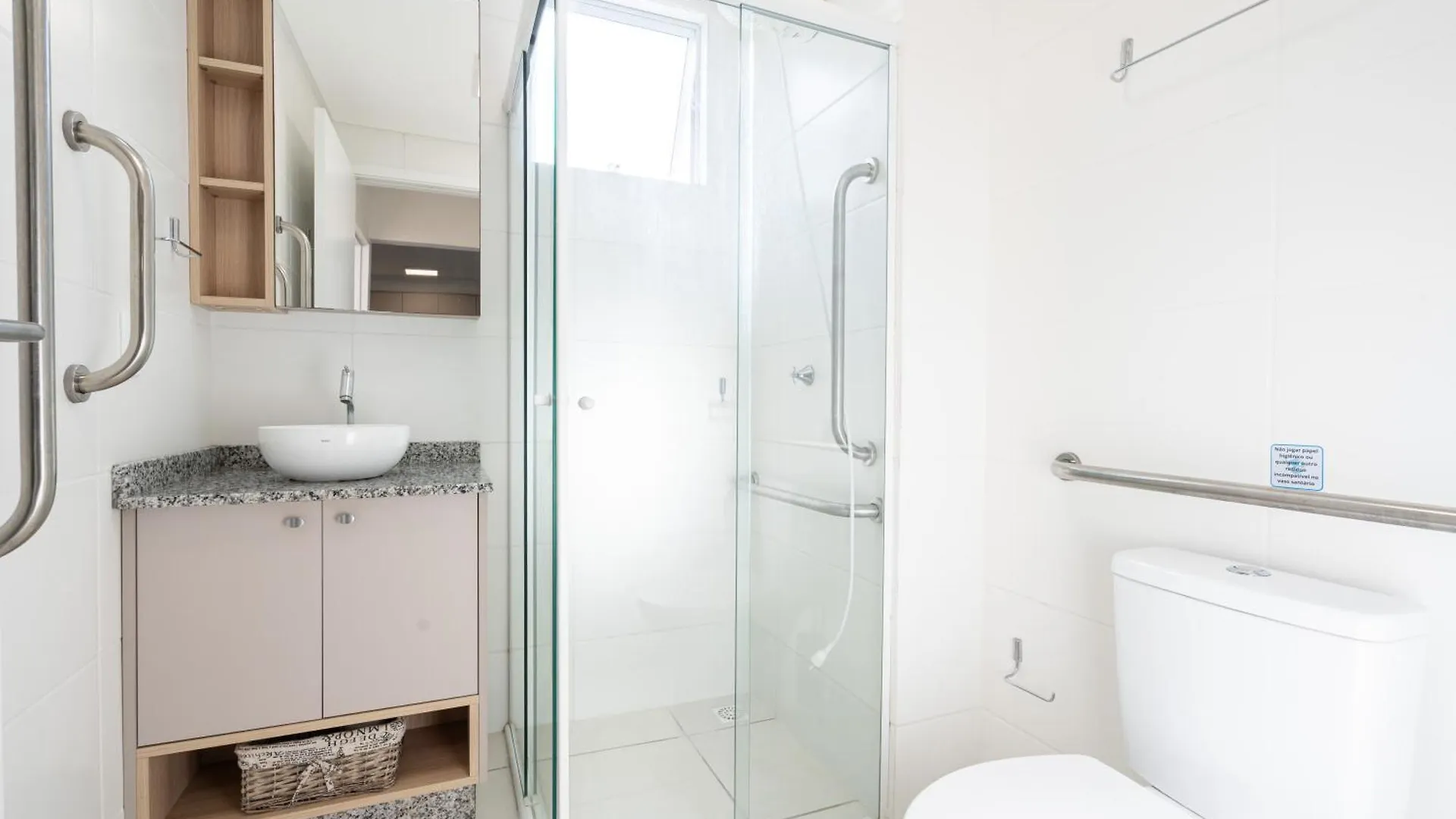 Apartamentos Em Bal Picarras 150 M Da Praia Com Sacada Wi Fi, Piscina, Portaria 24H, Playground E Vaga De Garagem